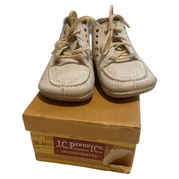Vintage 1950s White Blucher Baby Shoes by JC Penny Co Leather Size 0 W/ Box - Picture 1 of 13